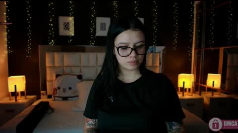 Snapshot of aria_bloomer chatting on 05.31.26 Ari online show from 05.31.26
