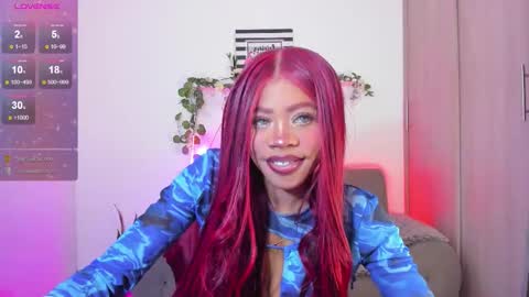 Snapshot of aria_brown_19 chatting on 10.17.25 ARIA online show from 10.17.25