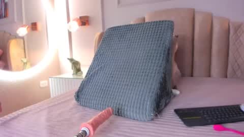 Aria  online show from 02.09.25