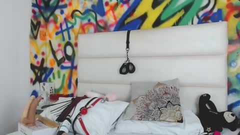 Snapshot of aria_martiin chatting on 03.10.25 aria online show from 03.10.25