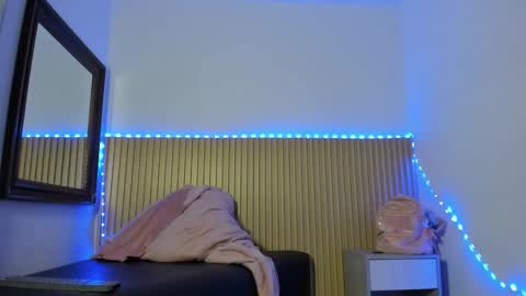 Aria Millers  online show from 12.23.25