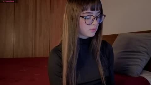 Snapshot of aria_mora chatting on 06.03.26 Roxxy online show from 06.03.26