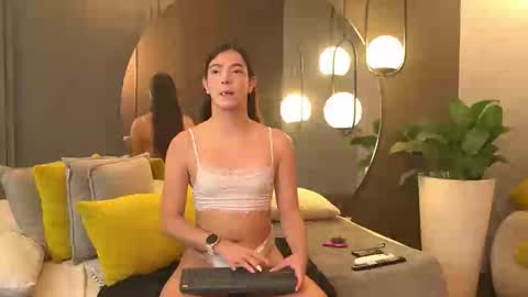 Ariaa online show from 04.10.26