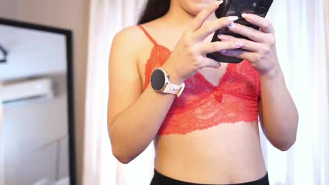 Snapshot of ariaa_isabell chatting on 04.30.26 Ariaa online show from 04.30.26