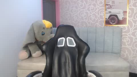 Snapshot of ariabliss_ch chatting on 06.25.26 ariabliss_ch online show from 06.25.26