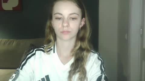 Snapshot of ariacreazy chatting on 09.22.25 AriaCreazy online show from 09.22.25