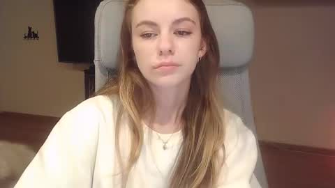 Snapshot of ariacreazy chatting on 10.20.25 AriaCreazy online show from 10.20.25