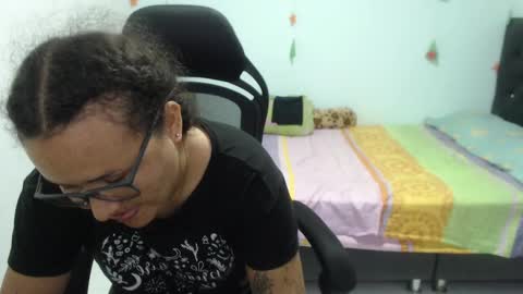 ...Ariana... online show from 01.17.25