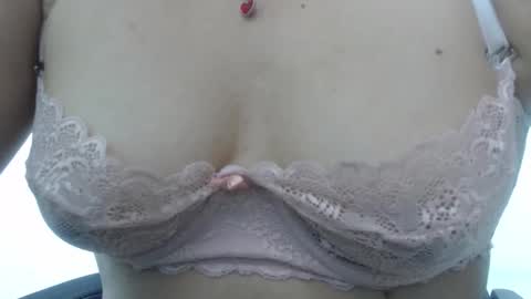 ...Ariana... online show from 09.13.25