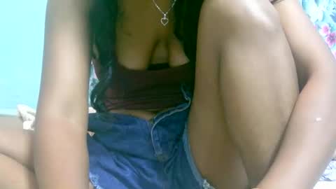 Snapshot of ariah13 chatting on 12.19.25 ariah13 online show from 12.19.25