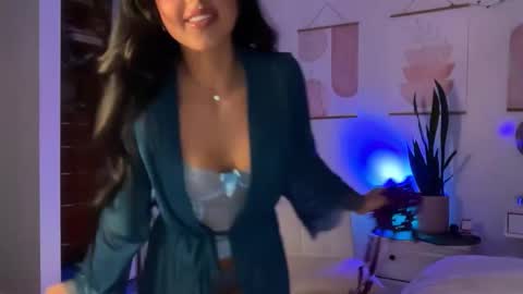 Aria  online show from 10.27.25