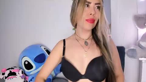Snapshot of ariana_belucci chatting on 06.28.26 Ariana online show from 06.28.26
