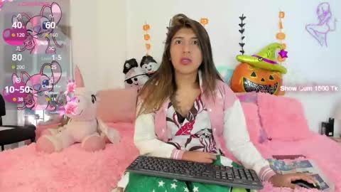 Snapshot of ariana_fernandes chatting on 10.12.25  Ariana     CANCER  online show from 10.12.25