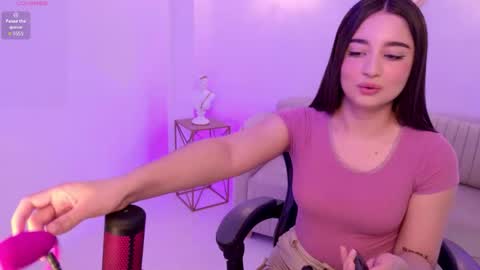 Snapshot of ariana_monroe01 chatting on 10.24.25 Ariana online show from 10.24.25