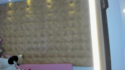  ARIANA MORELLY online show from 04.16.26