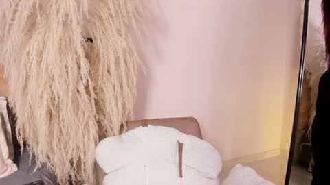 Ariana  online show from 12.07.24