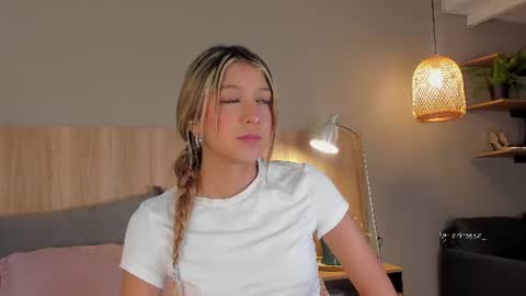 Snapshot of ariana_rosse__ chatting on 07.14.26 Ariana online show from 07.14.26