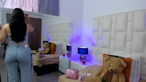 Snapshot of ariana_rouse_ chatting on 03.29.26 ariana online show from 03.29.26