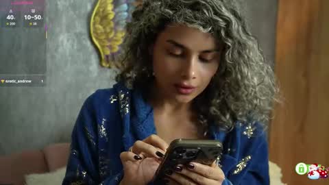 Snapshot of ariana_valdirii chatting on 11.13.25 cristina online show from 11.13.25