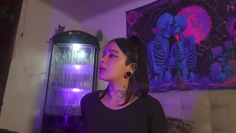 Snapshot of ariana_whitee chatting on 07.18.26 ariana_whitee online show from 07.18.26