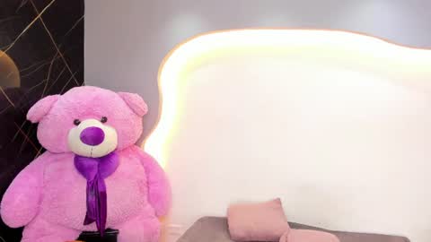 Snapshot of arianaablack chatting on 07.15.26 Ariana online show from 07.15.26