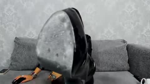 Snapshot of arianaawild chatting on 10.20.25 Arianaawild online show from 10.20.25