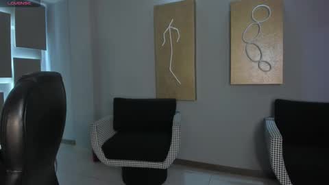 Ariana Dumont online show from 02.12.26