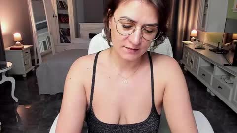 Snapshot of arianasage_ chatting on 02.26.26 Ana online show from 02.26.26