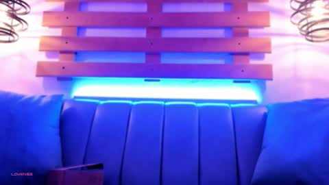 Ari  online show from 10.16.25