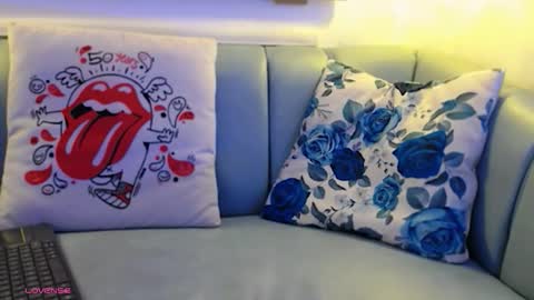 Ari  online show from 10.26.25