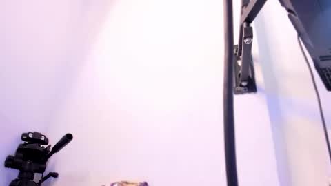 Ari  online show from 12.19.25