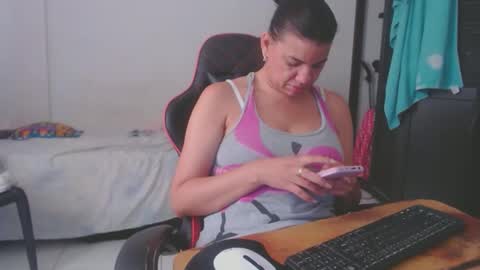 ariannaloovel online show from 03.20.26