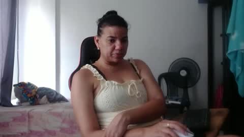 Snapshot of ariannaloovel chatting on 05.11.26 ariannaloovel online show from 05.11.26