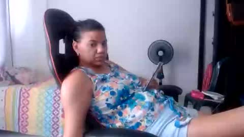 Snapshot of ariannaloovel chatting on 05.22.26 ariannaloovel online show from 05.22.26