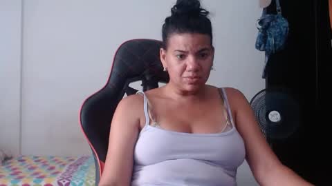 Snapshot of ariannaloovel chatting on 07.17.26 ariannaloovel online show from 07.17.26