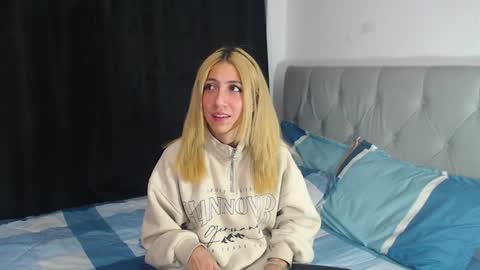 Snapshot of aribunnie chatting on 01.27.25 Ari Bunnie  online show from 01.27.25