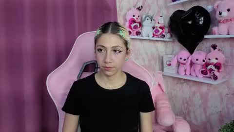 Ari Bunnie  online show from 11.06.25