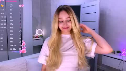 Snapshot of arielarlt chatting on 06.20.26 Ase online show from 06.20.26