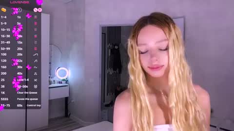 Snapshot of arielarlt chatting on 07.31.26 Ase online show from 07.31.26