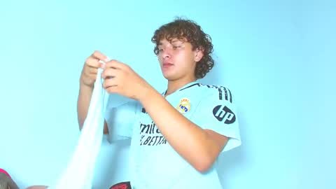 Ariel Aoir online show from 04.18.26