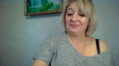 Snapshot of arielxloveresss chatting on 10.31.25 ArielXLoveresss online show from 10.31.25