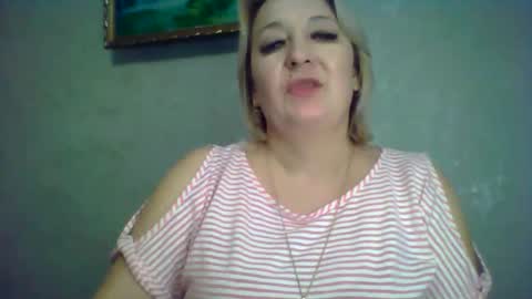 Snapshot of arielxloveresss chatting on 11.22.25 ArielXLoveresss online show from 11.22.25