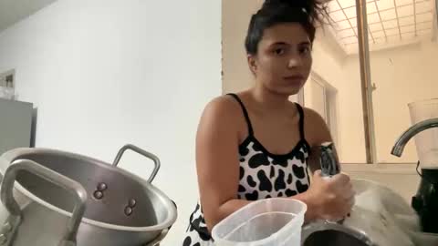 Snapshot of aries_plays chatting on 11.25.25 aries_plays online show from 11.25.25