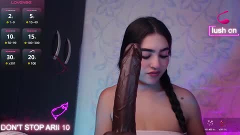 Snapshot of arii_vega chatting on 01.11.25 ARII VEGA online show from 01.11.25