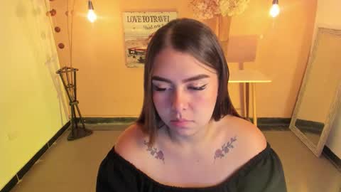 Snapshot of ariianabaker chatting on 11.28.25 Arianna online show from 11.28.25