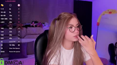 Ari  online show from 12.23.25