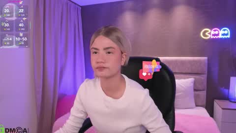 Snapshot of arinextdoor chatting on 02.08.26 Ari online show from 02.08.26