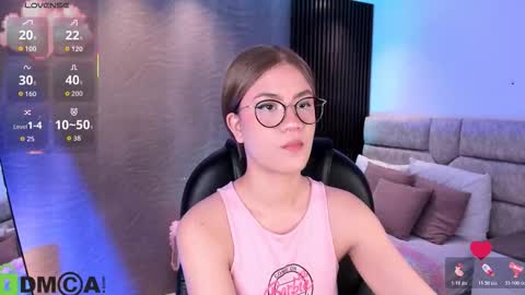 Snapshot of arinextdoor chatting on 03.01.26 Ari online show from 03.01.26