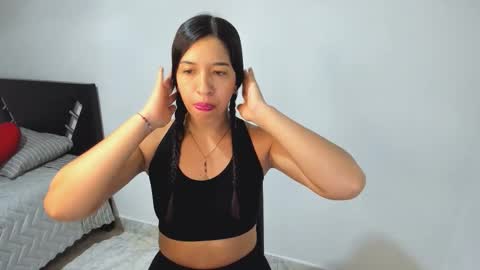 aristena_01 online show from 11.25.25