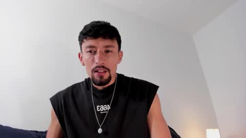 Snapshot of arleymoren chatting on 10.20.25 Arley Moren online show from 10.20.25